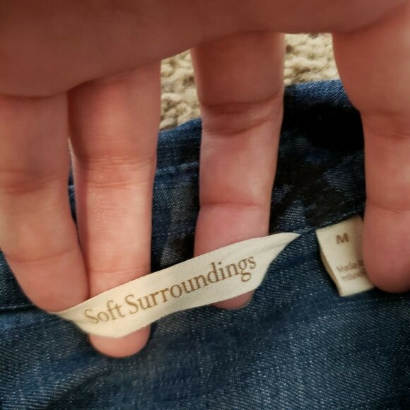 Soft Surroundings Papyrus Chambray Button Down M - Picture 7 of 8